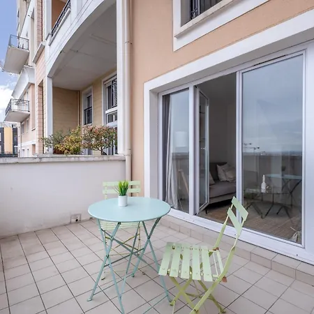 Apartment Exquis A La Defense Courbevoie