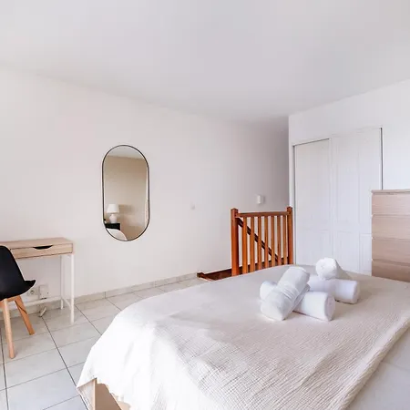 Exquis A La Defense Apartment